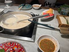 -尚尚仙·酸汤猪手·猪肚鸡火锅(华联万柳购物中心店)