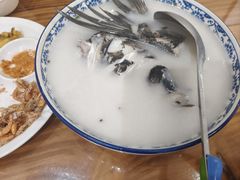 -美顺香食府鱼头老店(雪野湖店)
