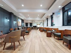 大堂-星巴克臻选(广州沙面店)