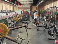 -健龙森俱乐部·游泳·健身·羽毛球综合体育馆