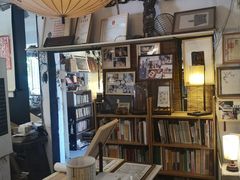 -邊城書店