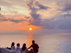 -Sunset Bar(丹绒亚路香格里拉店)