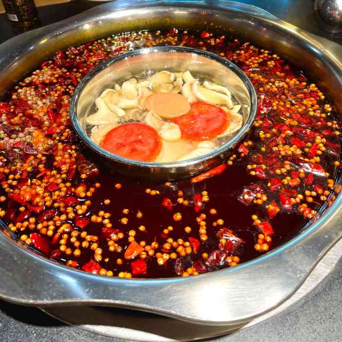 老石匠火锅(普惠店)-"[服务铃]服务: 前台迎宾的小姐姐服务特.