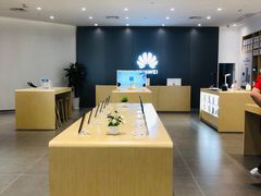 店内环境-华为授权体验店(中山公园来福士)