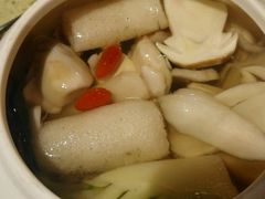 -铜锣湾·有麝自然香(重庆新天地店)