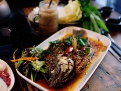 -Show Neua Thai Street Food