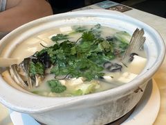 砂锅胜瓜豆腐鱼头汤-港丽餐厅(高德置地店)
