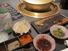 -铭牛烧肉·和牛海鲜自助(高新月牙湖店)