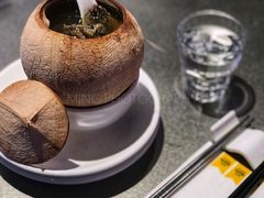 椰皇炖乌鸡汤-陈鹏鹏潮汕菜(欢乐海岸 海边景观店)