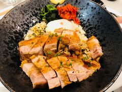 脆皮猪肉饭-Calia