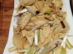 豆皮韭黄-老滇山寨•云南特色菜•地方菜•民族风情歌舞表演(金碧店)