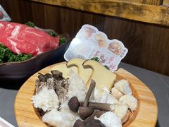 -楠小云·云南鲜牛野生菌自助火锅(九眼桥店)