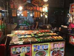 -六合夜市