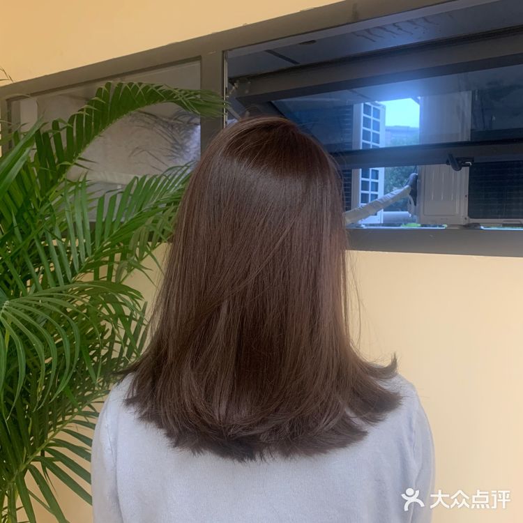 这家理发店有个小哥哥超级帅