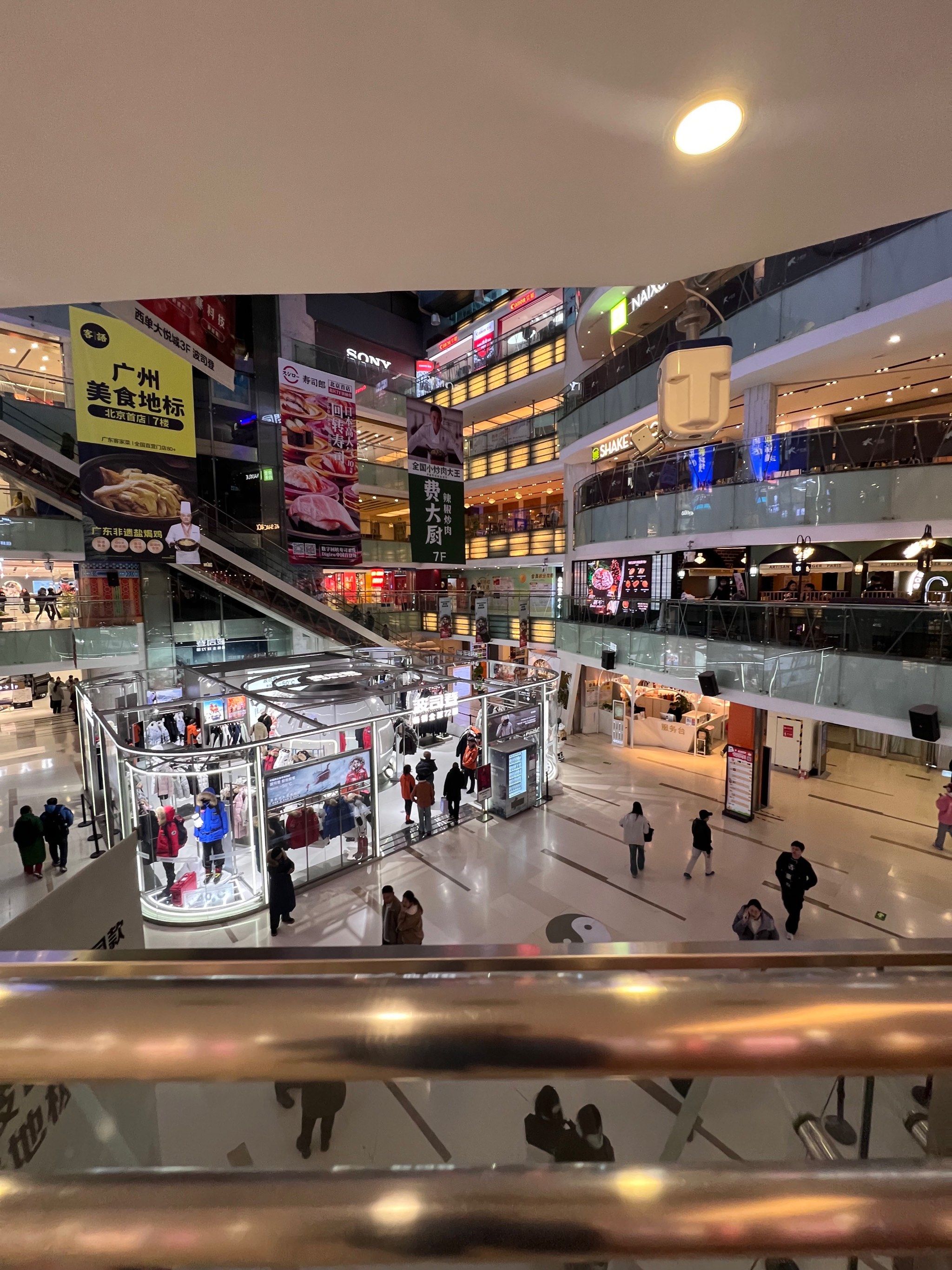 西单坠繁华的商场了啊