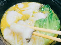 酸辣金汤鲜鱼米线-孖记茶档·热腾茶餐(荔湾领展广场店)