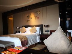 -成都保利公园皇冠假日酒店(熊猫基地店)