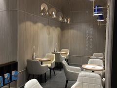 -钟书阁(群光广场店)