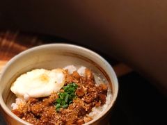 超级足料卤肉饭-面上有光