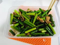 蒜苔炒肉饭-秋林熏酱