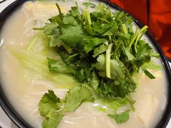 豚骨上汤小锅米线-肥汁米蘭香港米线(长宁来福士店)