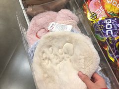 -名创优品(广州萝岗万达广场店)