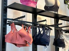 -lululemon(比斯特购物村店)