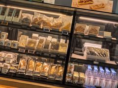 -星巴克(青岛火车北站候车大厅店)