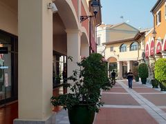 -佛罗伦萨小镇广佛名品奥特莱斯(疏港路店)