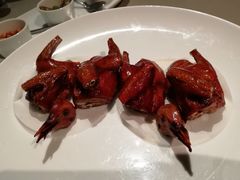 脆皮乳鸽-荣轩(新荣记环球金融中心店)