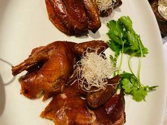 妙龄脆皮乳鸽-湖滨28中餐厅·西湖宴·杭州君悦酒店