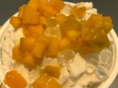 招牌椰子冰-豪叔椰冰(青春颂店)