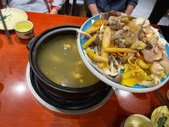 -菌之家·专业纯野生菌火锅·特色炒菌
