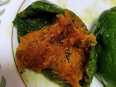 艾叶咸蛋黄肉松青团-王家沙点心店(南京西路总店)