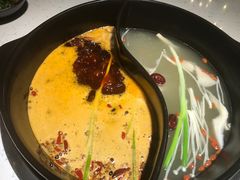 鸳鸯锅-钢管厂五区小郡肝串串香(奥克斯广场锦城万达店)