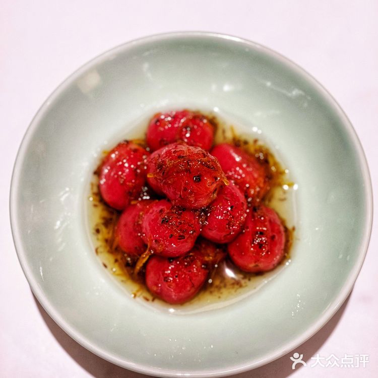 上海首家“瑰瘾食水煮鱼”热辣来袭