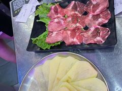 钻石牛排肉-豚豚家돈돈가韩国锅盖烤肉(新北万达店)