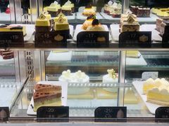 面包甜点陈列柜-红跑车(三孝口店)