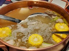 招牌牛腩骨汤锅-牛村来人潮汕牛肉火锅(西单店)