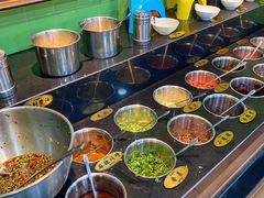 自助调料区-港迹·鲜围煮海鲜火锅(湖州时代广场店)
