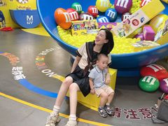 -m豆巧克力世界(上海世茂广场店)