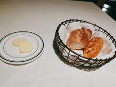 餐前包-Wolfgang’s Steakhouse 沃夫冈牛排馆(上海白玉兰广场店)