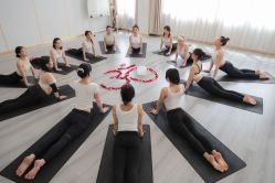 -亚太瑜伽普拉提学院