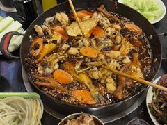 -鸿顺老铁锅美蛙鱼府(解放碑店)