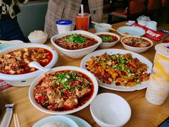 -自贡盐帮菜·玩辣餐厅(樱花园西街店)