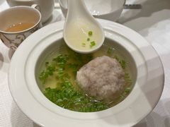 芦蒿清炖狮子头-扬州香格里拉·香宫中餐厅
