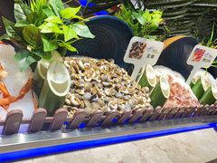 -锤头鲨毛肚海鲜烤肉自助餐厅(国购广场店)