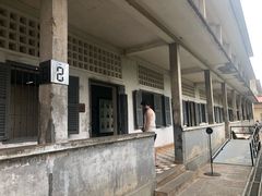 -吐斯廉屠杀博物馆