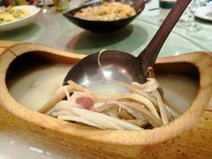 -香巴拉云南餐厅(华莱坞店)