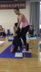 -亚太瑜伽普拉提学院